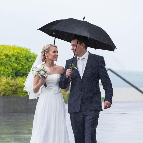 Black J Handle Easy Open Umbrella - Picture 2 of 4